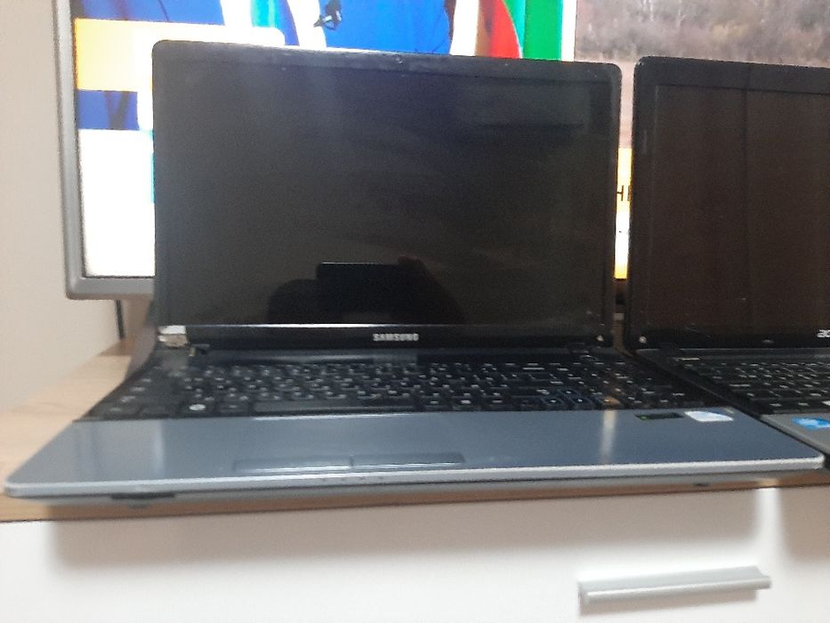Лаптоп Samsung и ACER