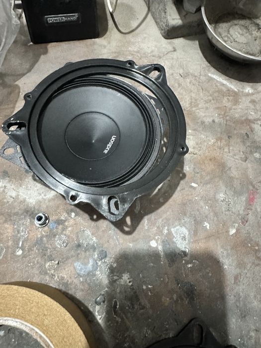 Difuzoare Audison AP4 ,Condensator Auto  HIFONICS,Statie Auto Megavox