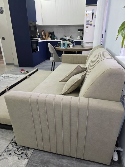 Мягкий уютный диван