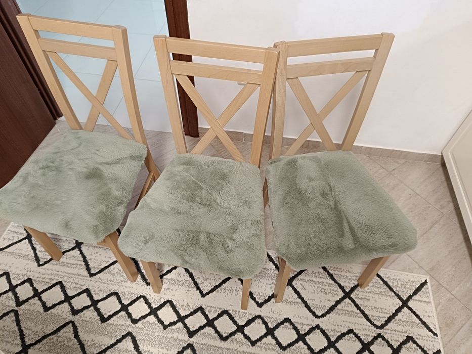 3 scaune stare foarte buna