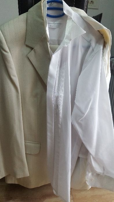 Vand costum de mire, marimea 46. Pret 100 lei