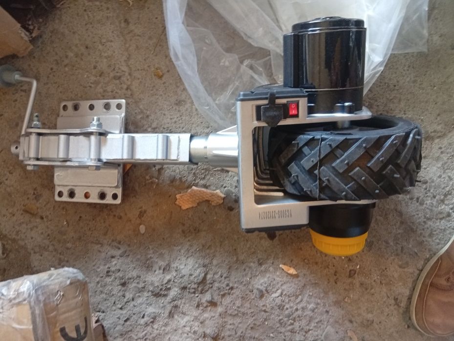 Roata manevra electrica Gen 3 , 12V 550W2722 Kg pentru rulotă, remorca