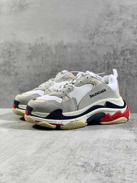 Adidasi Balenciaga Triple S Calitate Premium