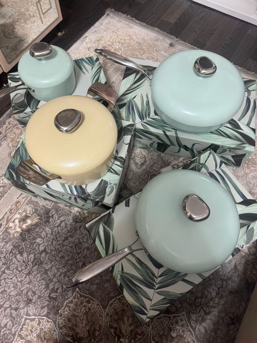 Продам набор кастрюль