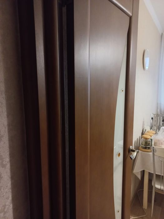 Продам  межкомнатную дверь