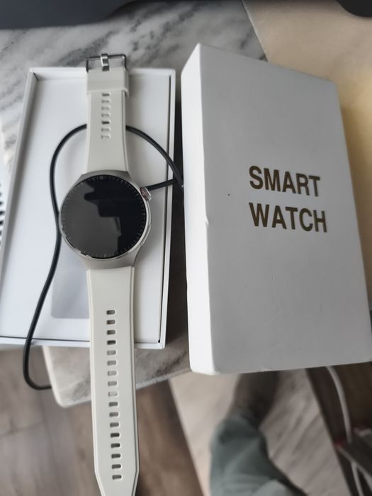Smartwatch cu monitorizare medicala