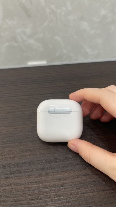 Продам AirPods 4 (ANC)