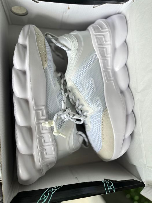 Versace chain reaction