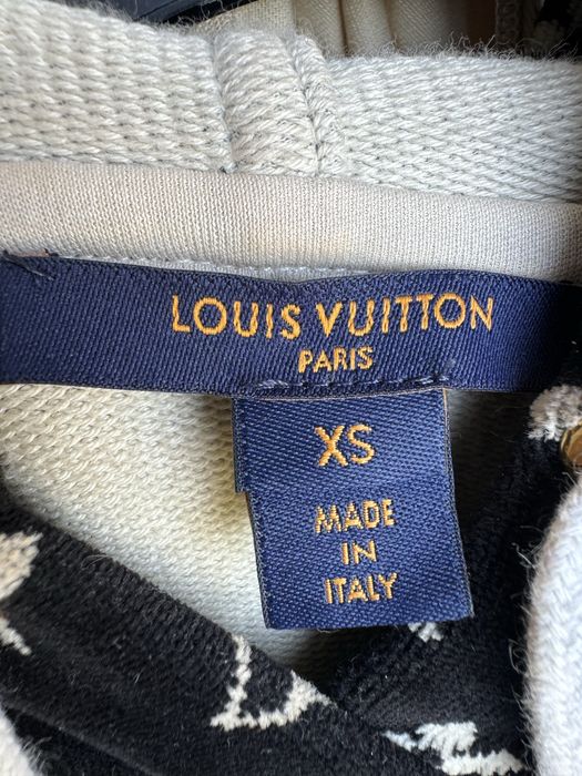 Louis Vuitton спортен костюм