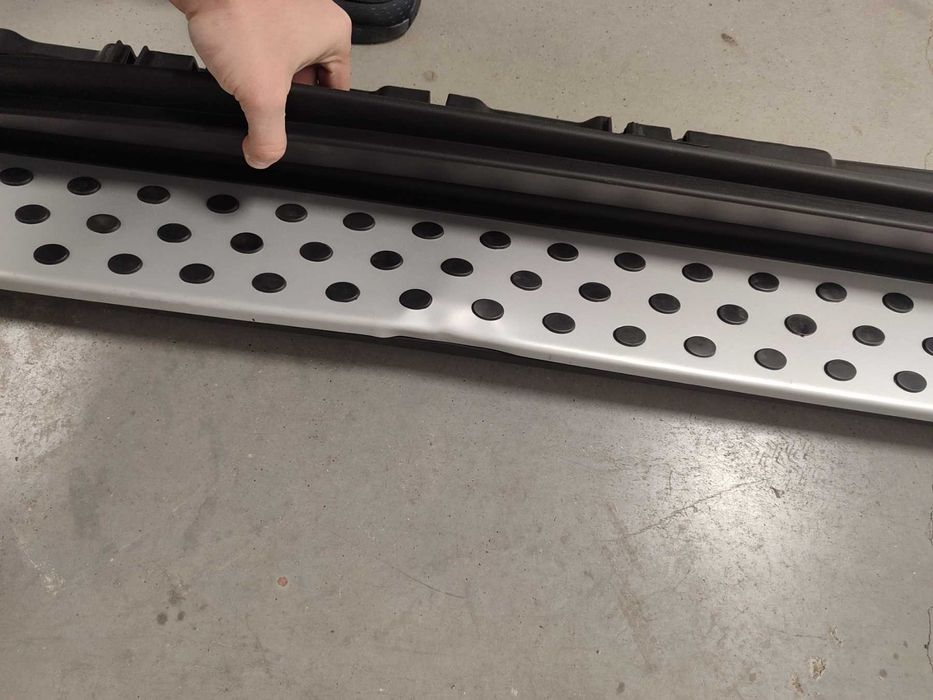 Степенки за Mercedes GL X164 (2006-2012) ! С ДЕФЕКТ.