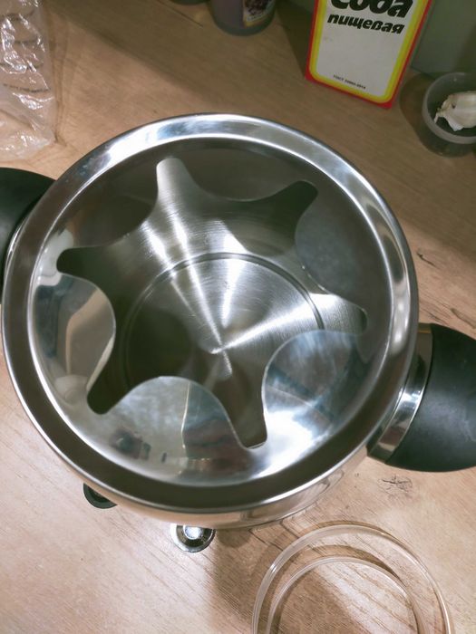 Продам фондю новый