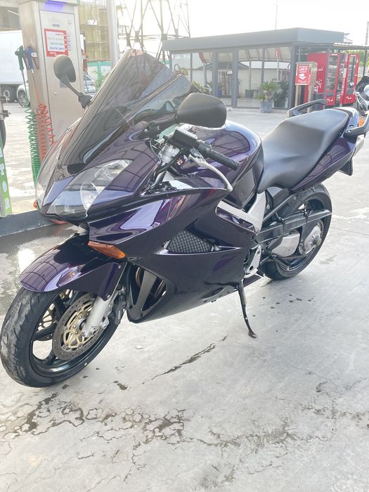 Vfr 800 an 2002