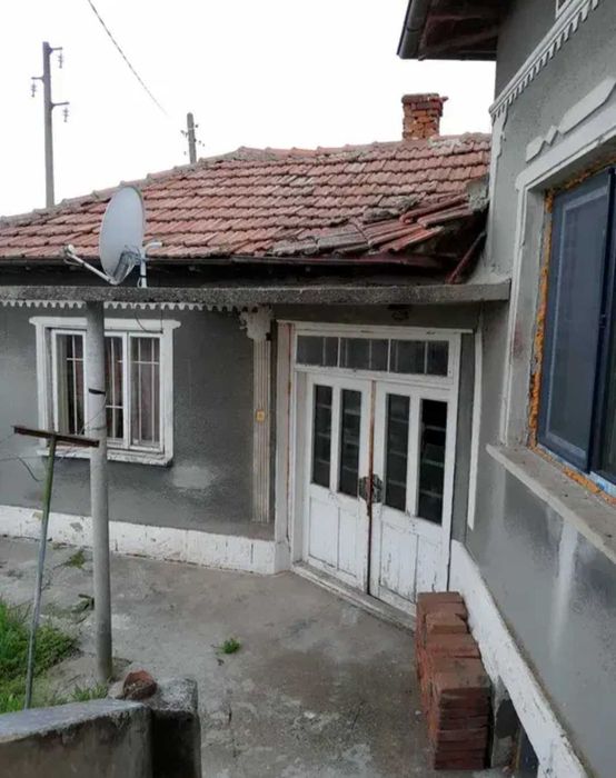 Едноетажна къща в село Секулово