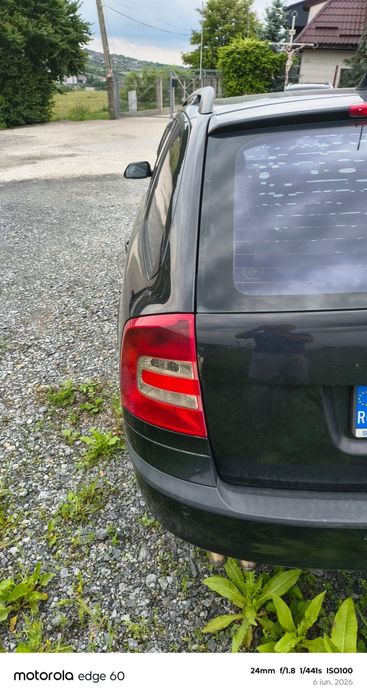 Skoda Octavia 2 cu motor defect(cod motor BLS 1.9 TDI 105cai))
