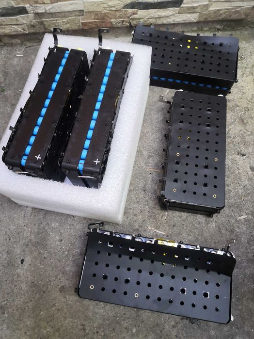 vand suporti pentru construit baterie (fagure pentru celule ,baterie de 48v