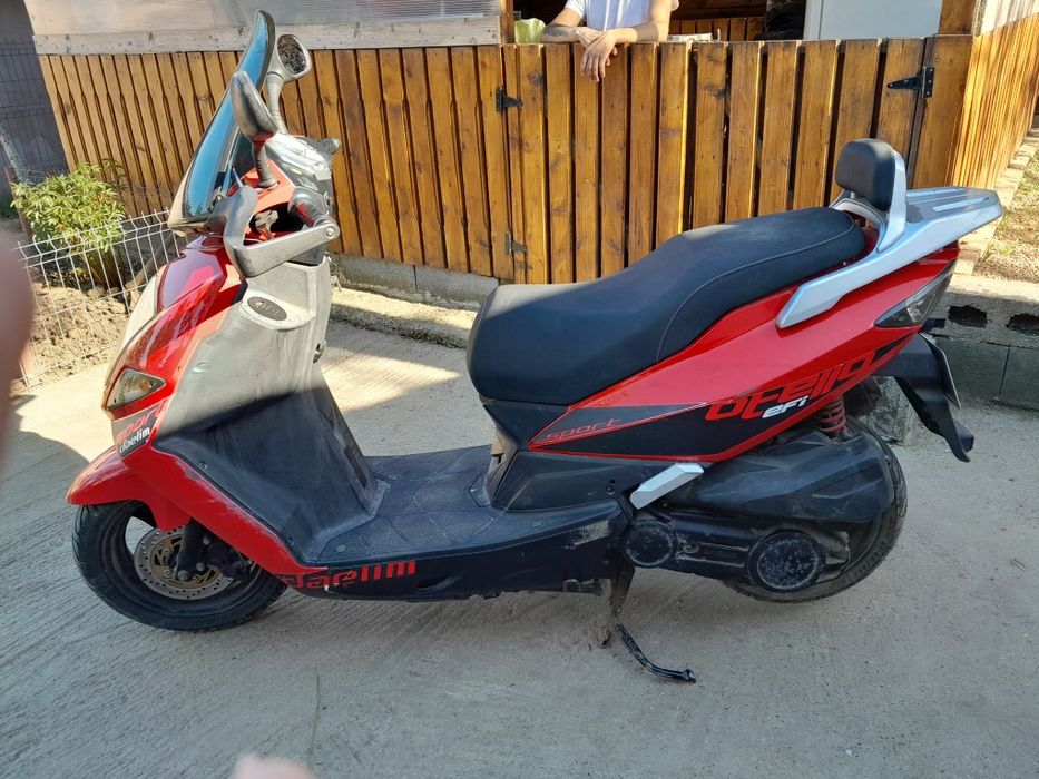 Scuter de 125cc ,pe benzina ,acte în regula