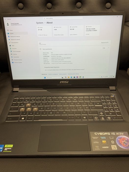 Продавам нов лаптоп MSI Cyborg 15 A13V