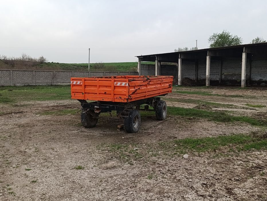 Трактор прицеп сотилади