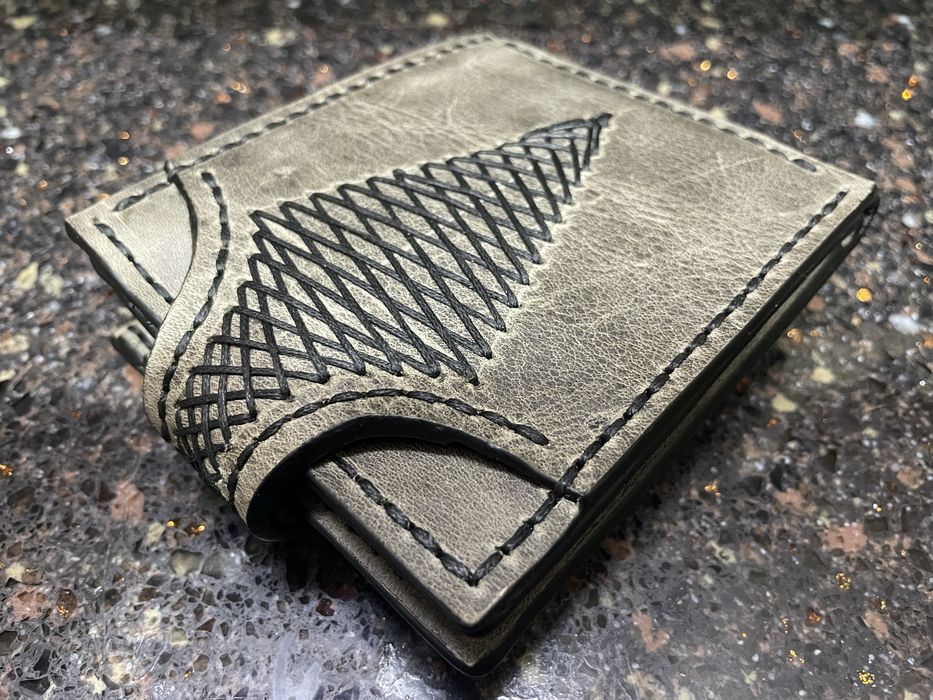 Кожанный бифолд, ручная работа.