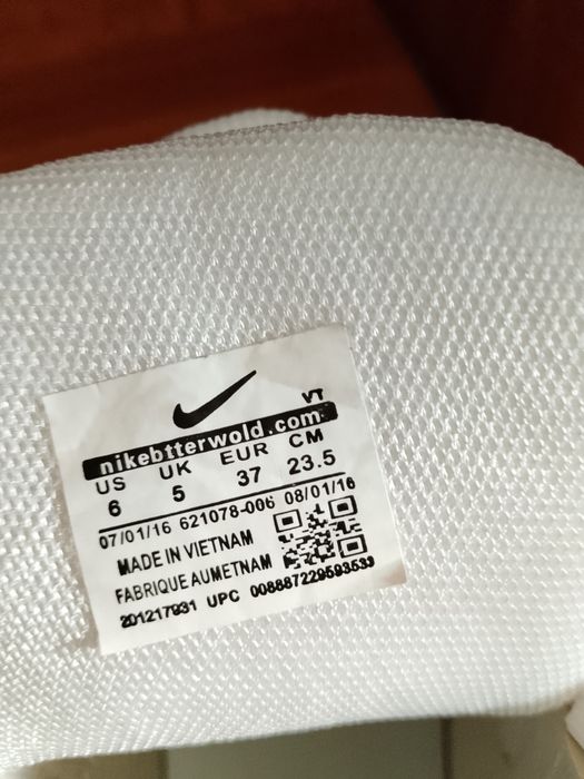 Продам кроссовку