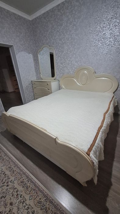 Срочно продам спальный гарнитур