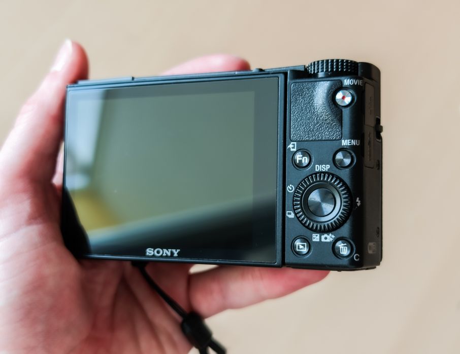 Sony RX100 Mark V [Комплект]