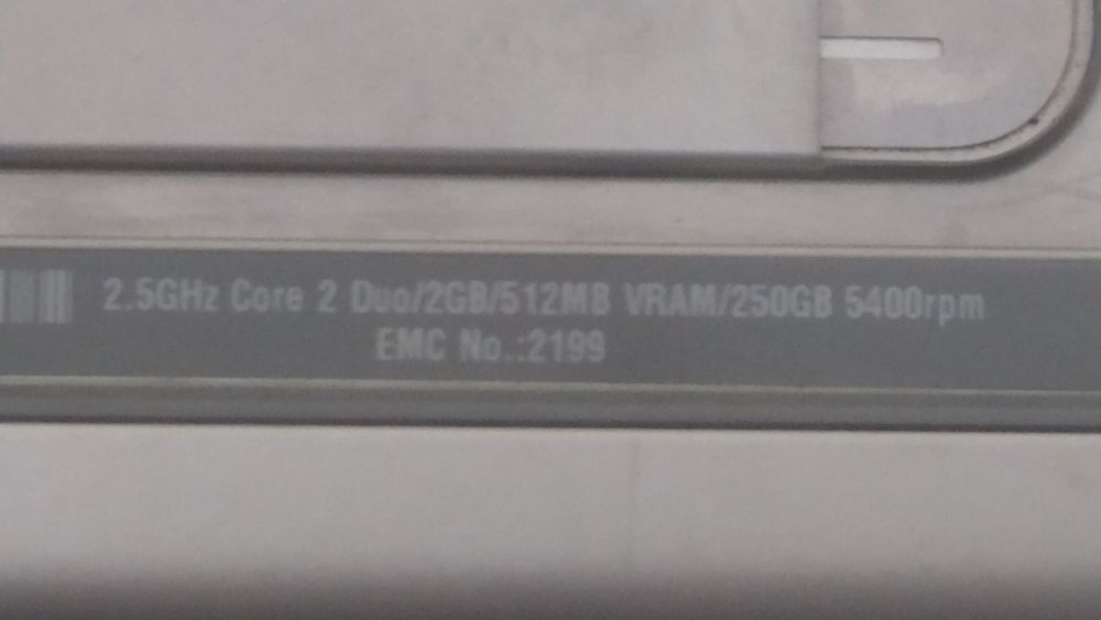 Продам  МакБоок Про  17  требует ремонта