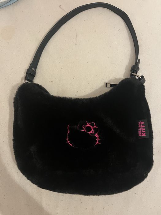 Черна пухкава чанта Hello Kitty