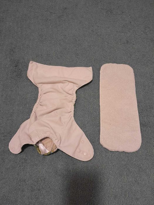 Lot 20 scutece textile cu inserturi si saculet