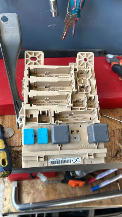 Блок предохранители Лексус Рх ( Lexus Rx )