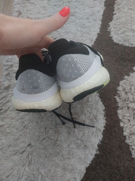 Маратонки adidas