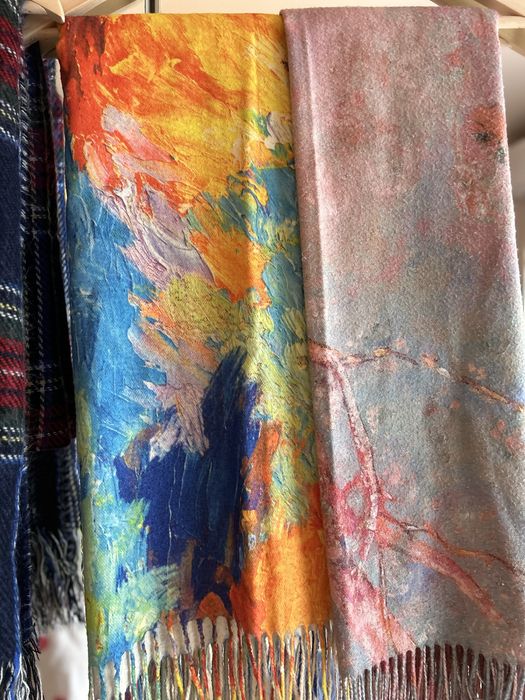 Дамски големи шалове