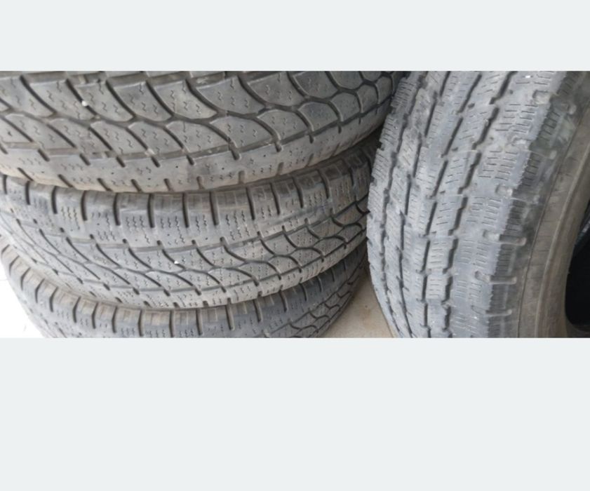 Vand 5 cauciucuri 225 75 r16 C în stare foarte bună la 150 de lei bucata