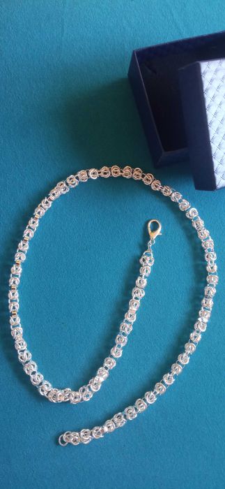 Нов, масивен и дълъг, сребърен ланец в кутия за подарък