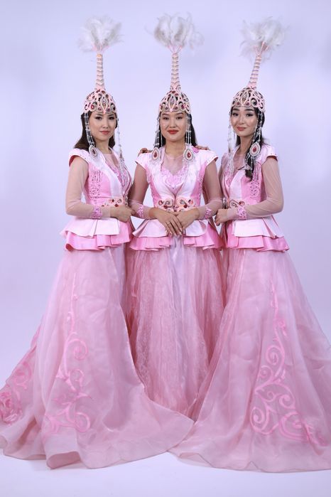 Продам платья для ТРИО