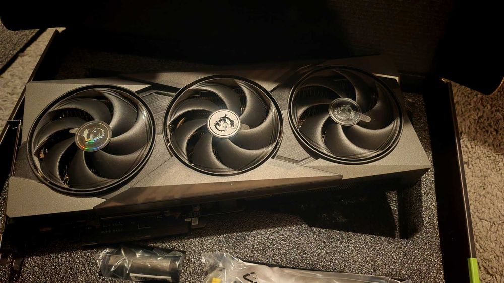 НОВА ! Видео карта MSI RTX™ 5080 GAMING TRIO OC, 16GB GDDR7, 256-bit