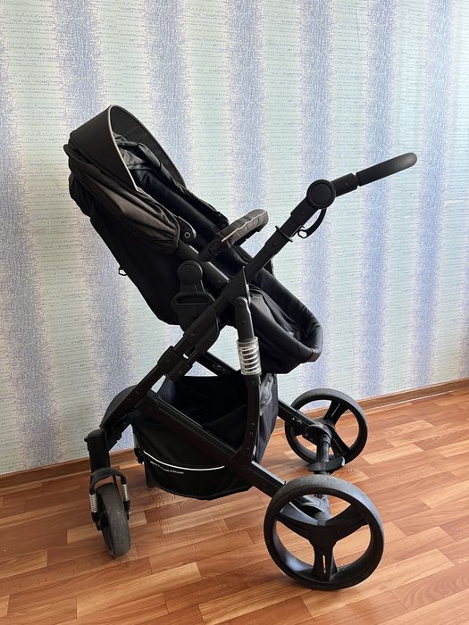 Продам коляску в хоршем качестве