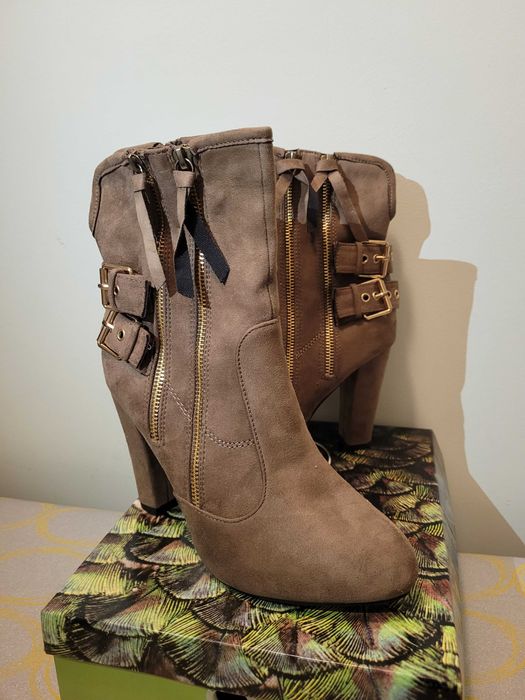 Нови дамски боти на ток