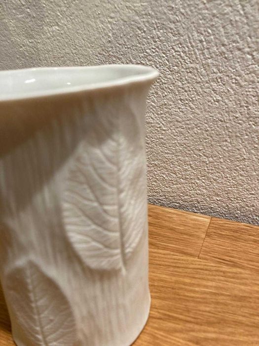 Vază Tirschenreuth Bayern, mică, manuală, porțelan biscuitat, 1970