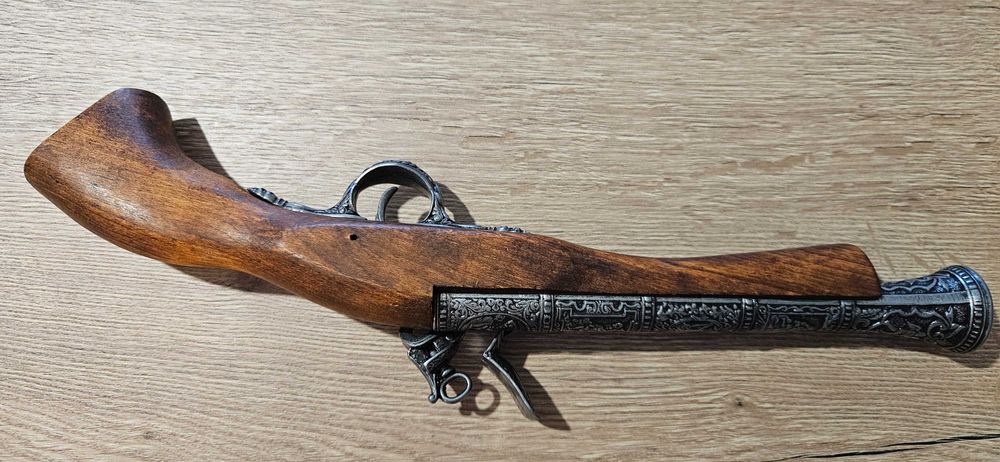 Декоративен пистолет