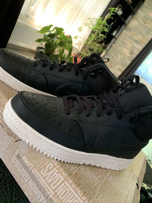 Adidasi Nike numarul 44