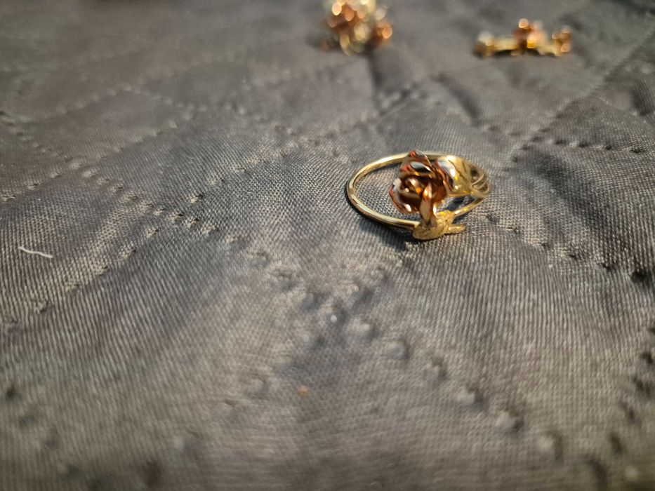 Set 4 bucati ( inel,cercei,pandativ) aur 14 K