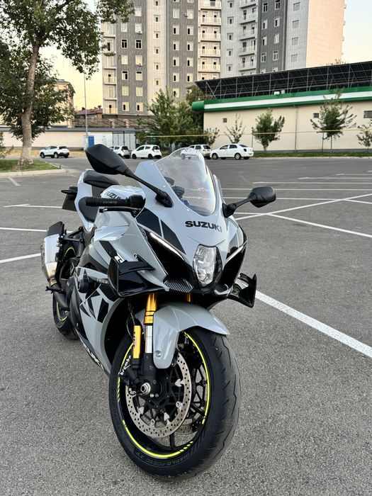 Продается SUZUKI GSXR1000R 2021 года с пробегом 23к. Документы чистые