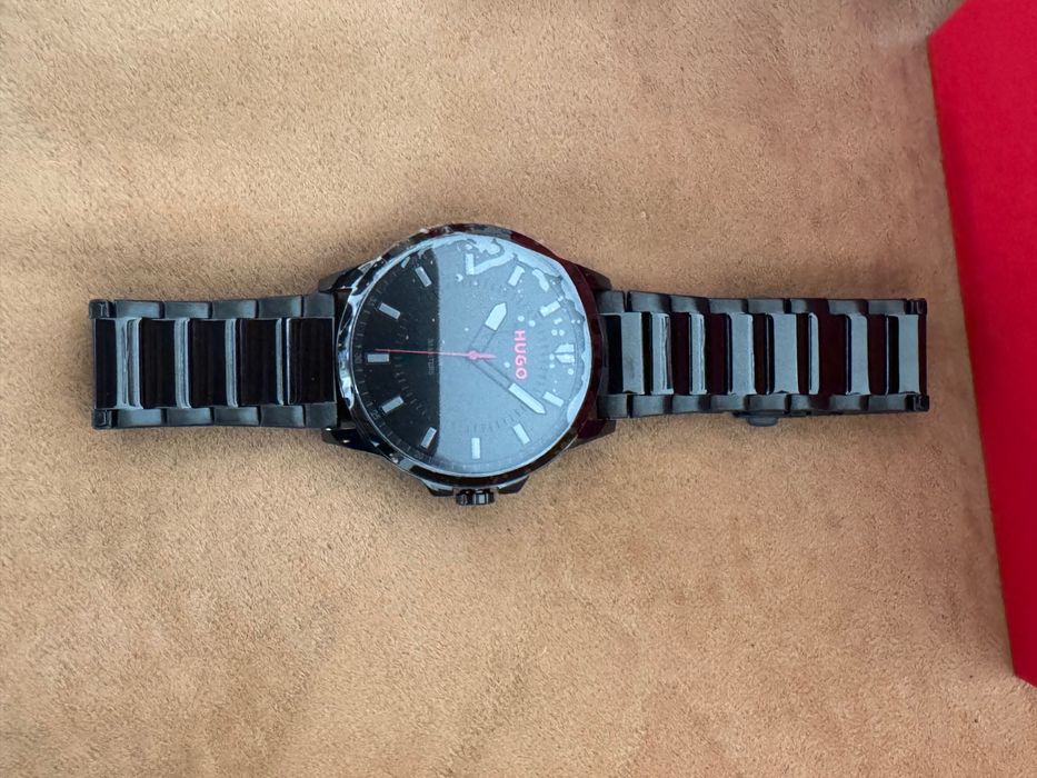 Hugo часовник нов 1530187