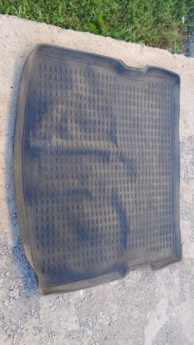 Решётка в багажник и полик на  Кайрон