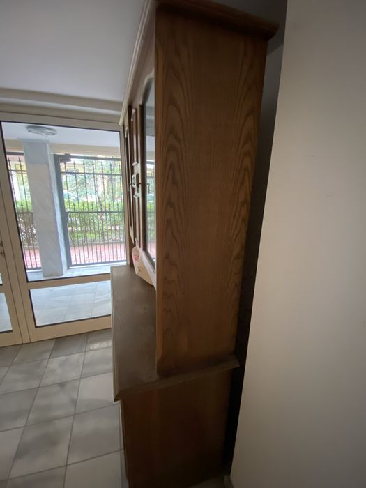 шкаф със витрина от естествено дърво ношно шкафче за спалня 2 бр