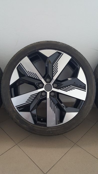 JanteRenaultKadjarArkanaSymbiozCapturMeganeE-TechKoleosScenicE-TechEspaceAustralRafaleTalismanDusterBigsterStrikerNissanJukeQashqaiX-TrailAriya5X114.3
