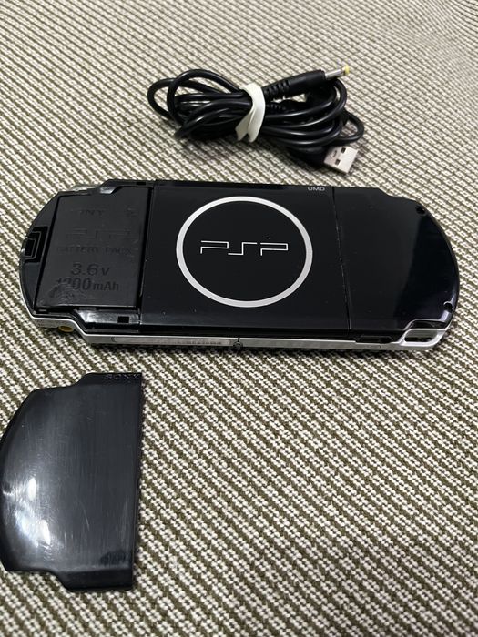 Psp  3000 modat cu card de 64gb