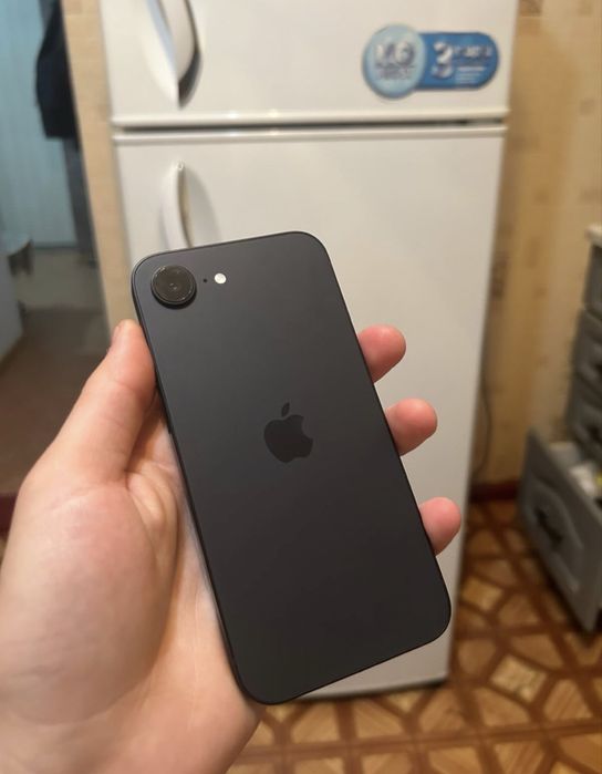 Обмен iphone 16e