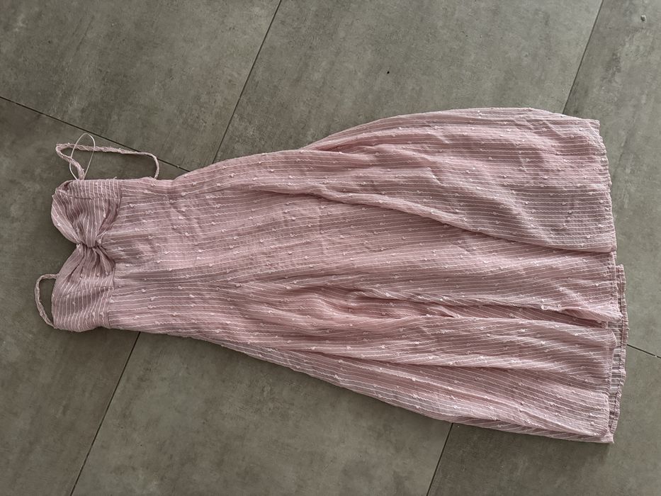 Рокля midi Fashion Nova